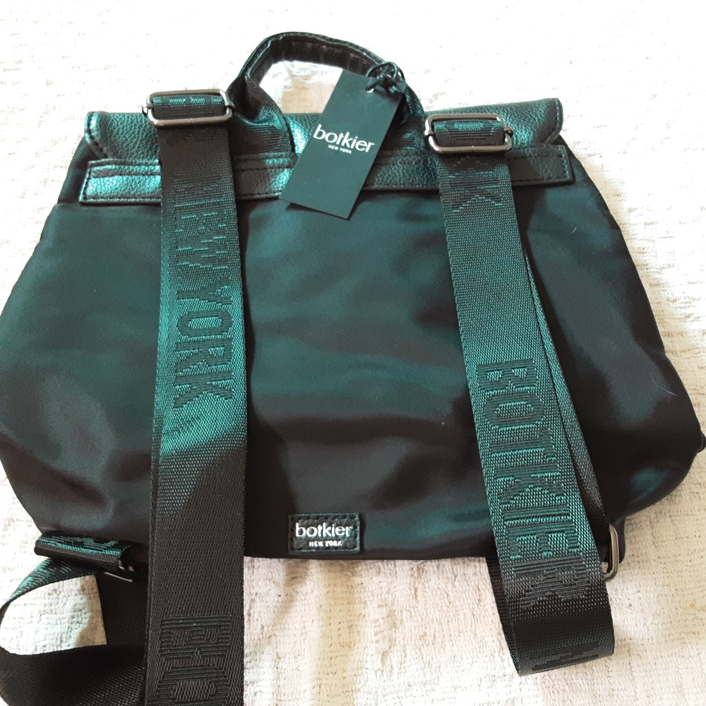 COPY - Backpack - Picture 2 of 3